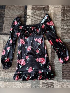 FOREVER 21 BlackVelvet Floral Mini Dress with Pink Red Roses